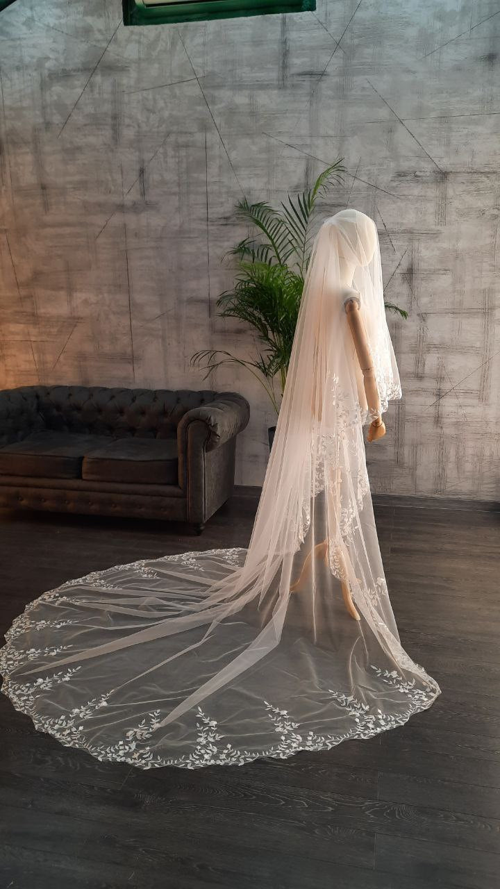 Embroidery floral veil, long flowered veil, cathedral veil, bridal veil, flower lace veil, bohemian wedding veil, beaded floral lace veil