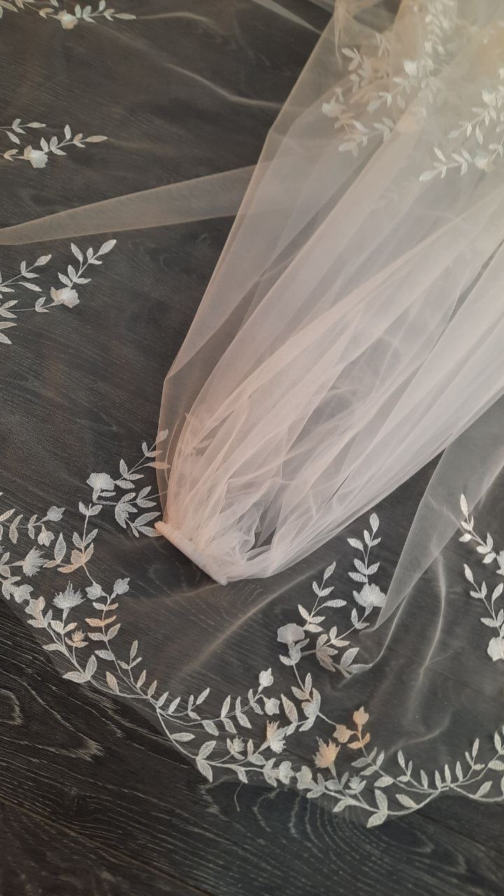Embroidery floral veil, long flowered veil, cathedral veil, bridal veil, flower lace veil, bohemian wedding veil, beaded floral lace veil