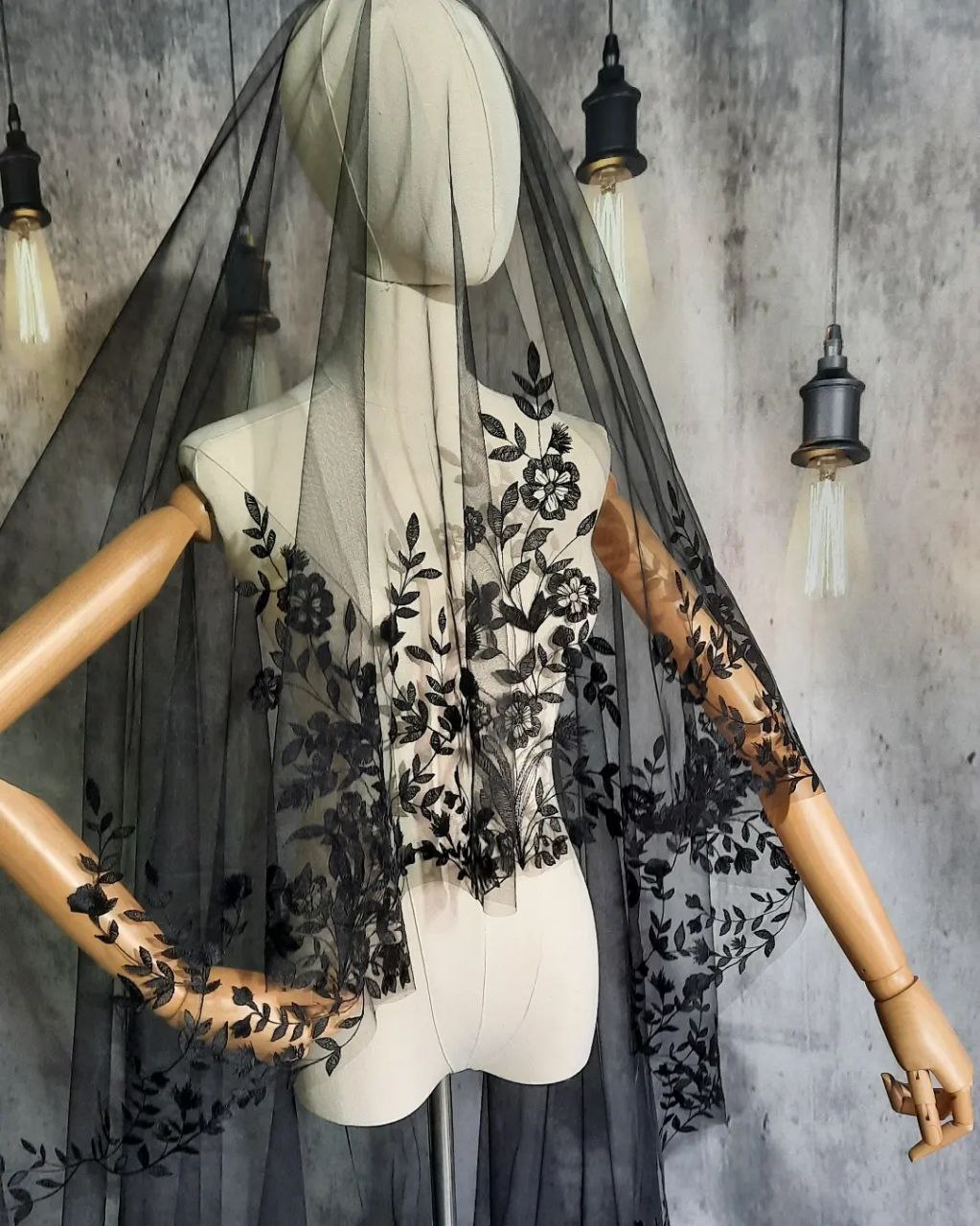 Elegant Black Veil with Exquisite Embroidered Flowers - Stunning Train and One Tier Design