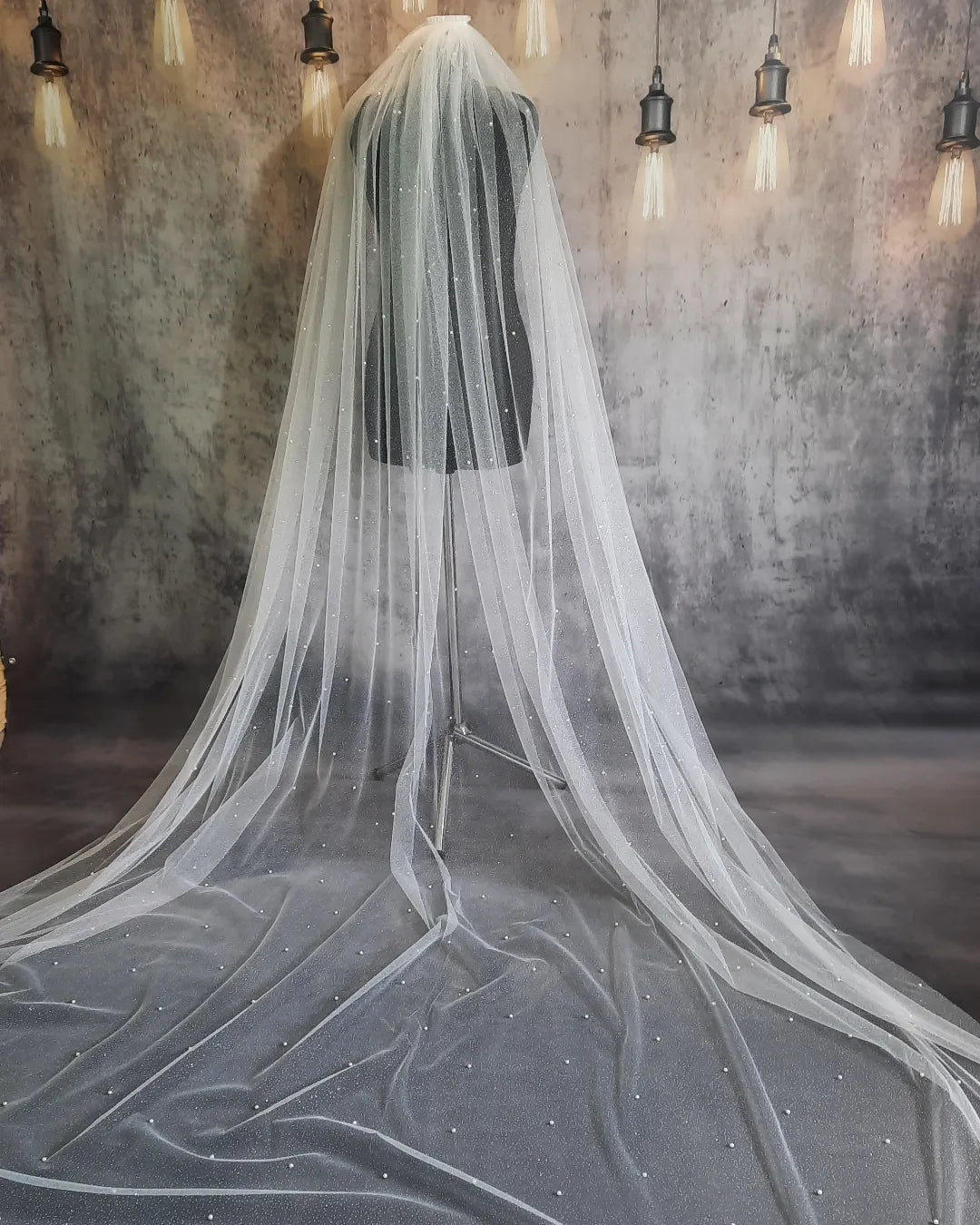 Elegant Sparkly Pearl Bridal Veil - 1 Layer - Perfect for Wedding Day Glam (Copy)