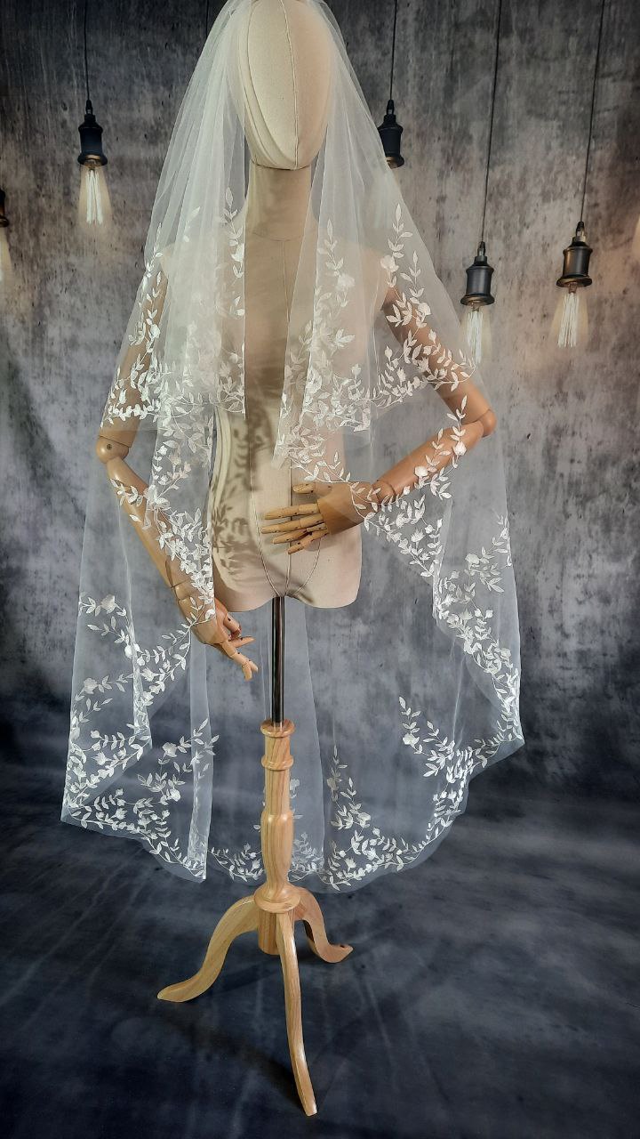 Cathedral veil, Floral Lace Embroidery Veil for Royal Occasions