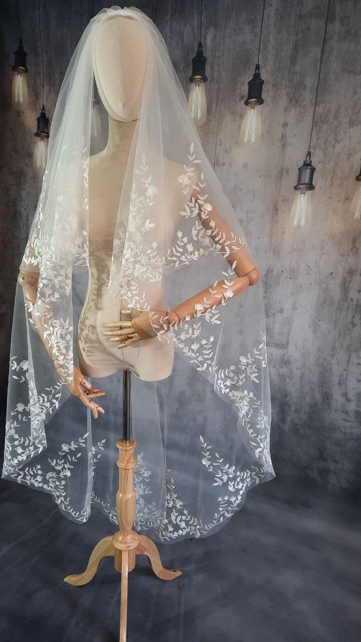 Cathedral veil, Floral Lace Embroidery Veil for Royal Occasions