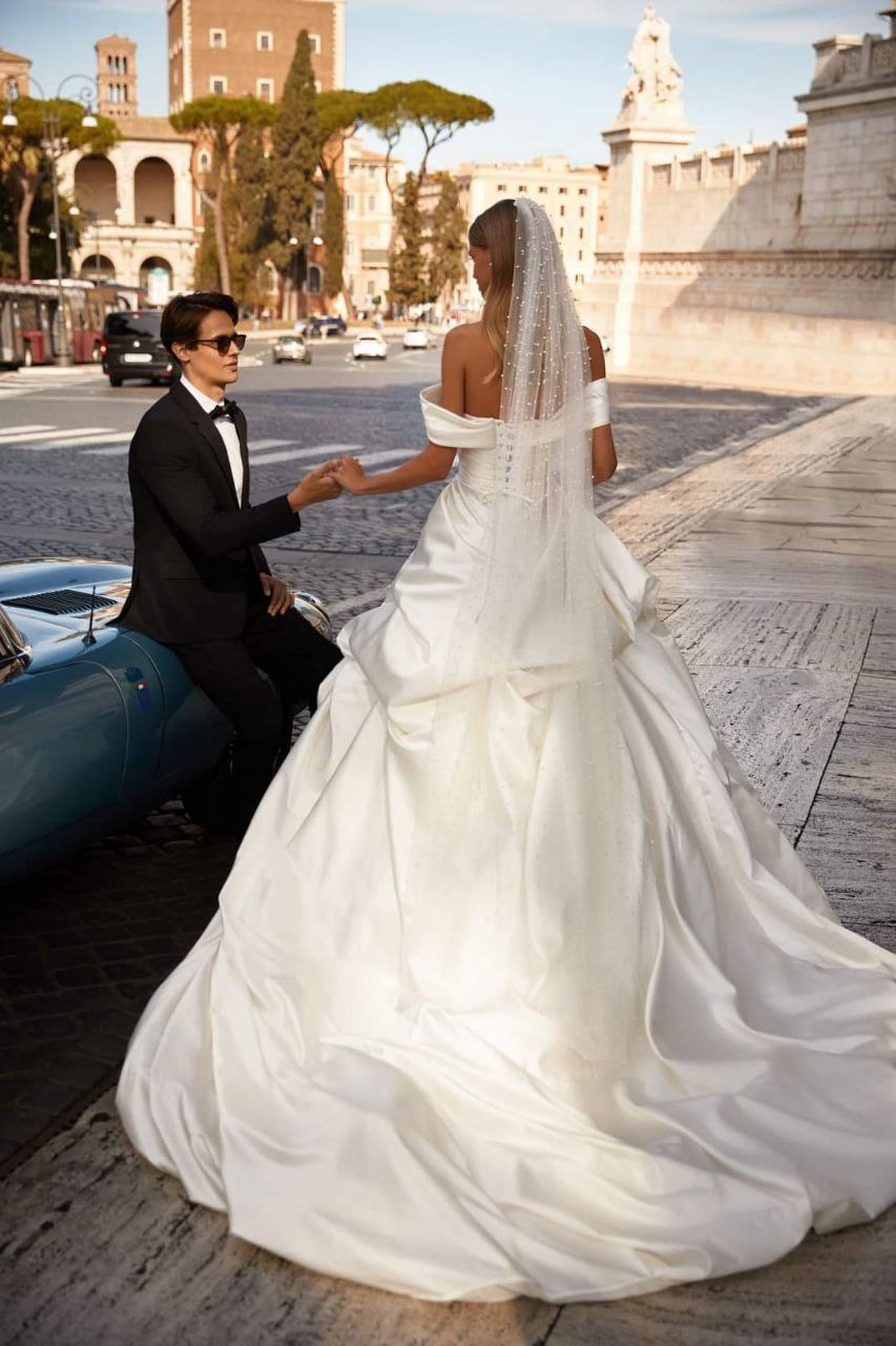 Pearl wedding veil Cathedral bridal veil White pearl veil Beaded veil Pearls Accesories Classic ivory veil